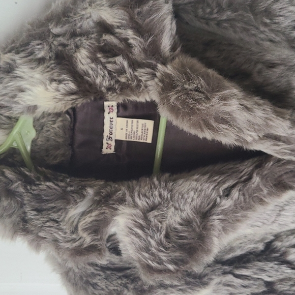 Sweater vest with fur - Picture 3 of 6